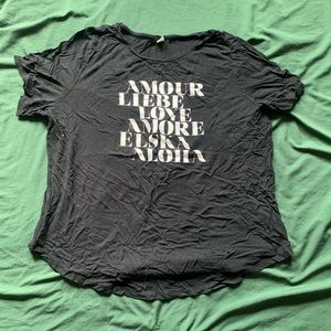Old navy graphic tshirt black size XXL